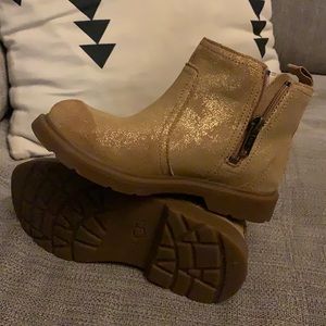 Kids Ugg Tan/Gold Booties Size 12